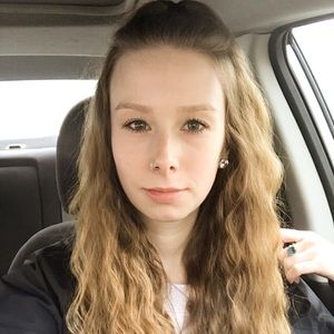 Meet your Posher, Holly